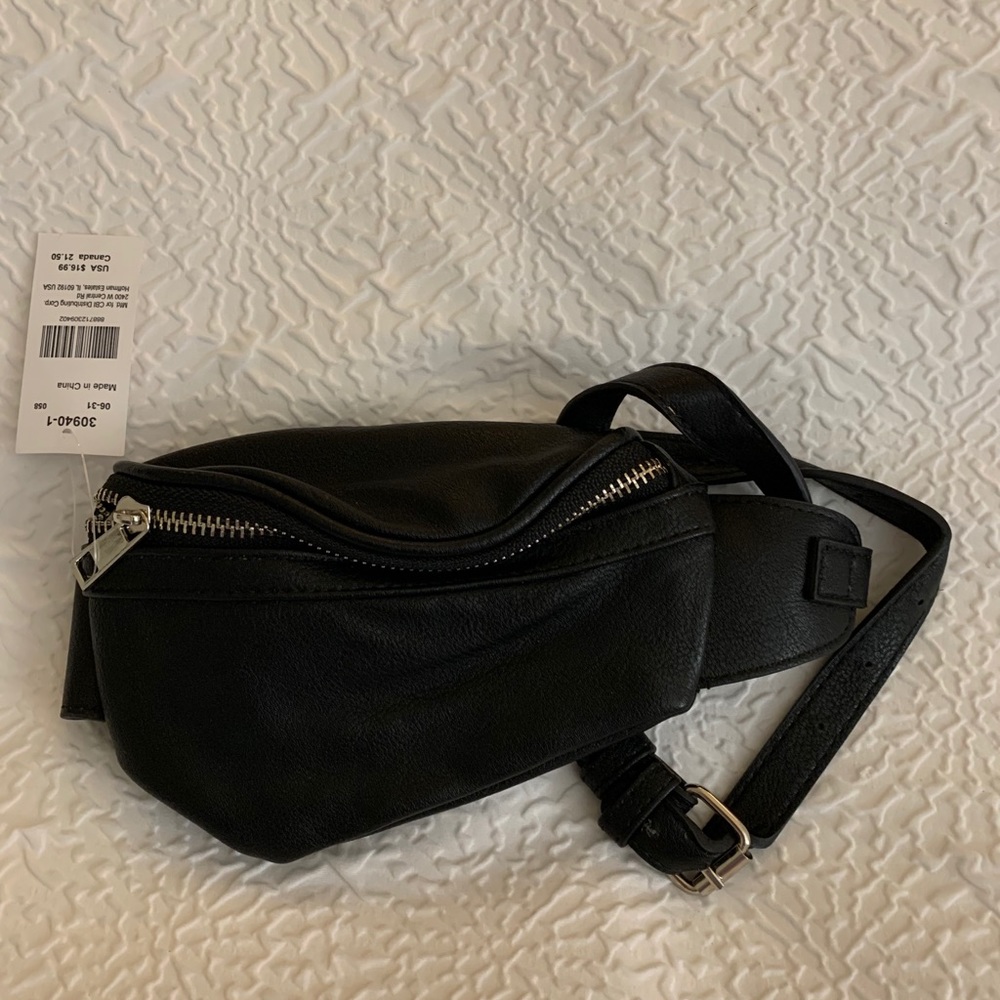 Icing black hip pack.